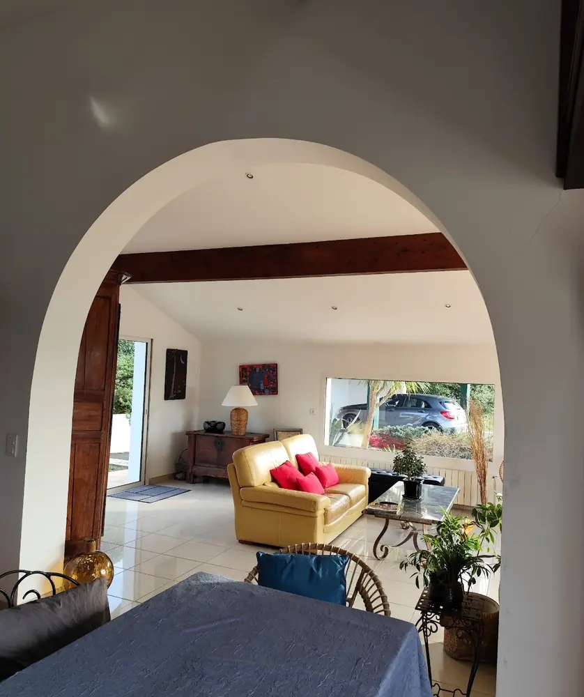 Salon d'une maison entretenue par Green Cleaning à Hendaye